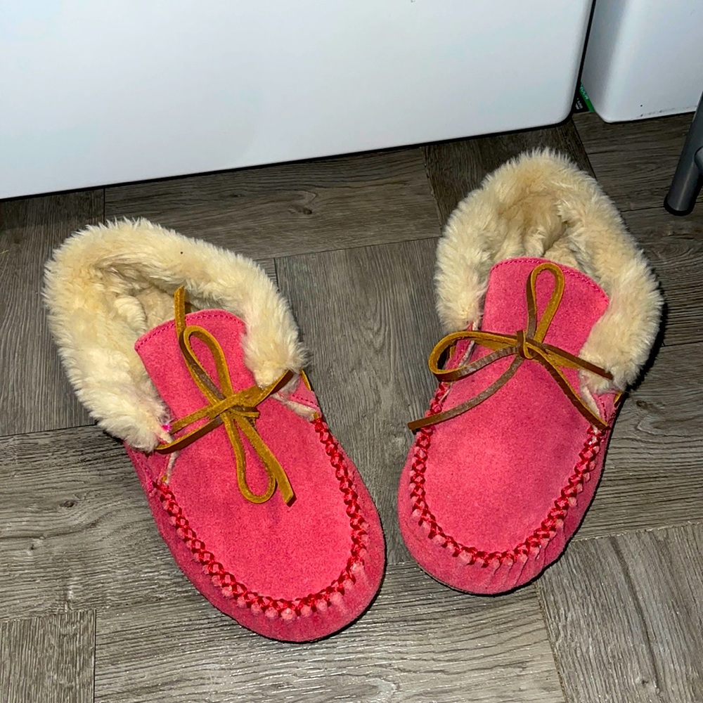 Minnetonka Slippers